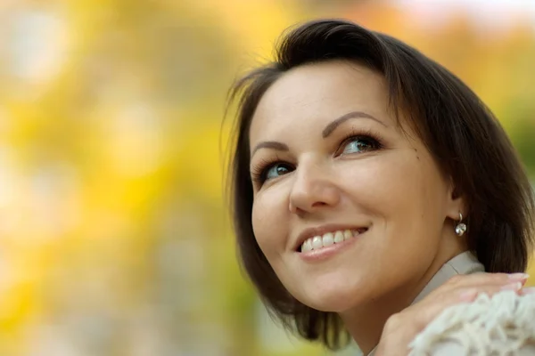 Bella giovane donna — Foto Stock