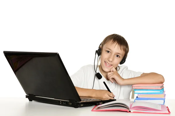 Chico está haciendo la tarea —  Fotos de Stock