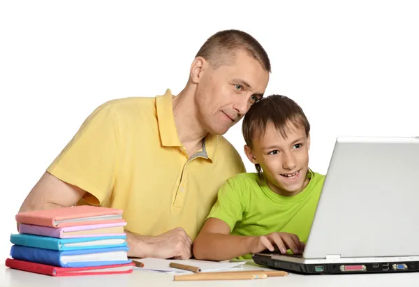 Pai e filho no computador . — Fotografia de Stock