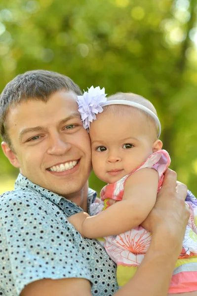 Padre con la figlioletta — Foto Stock