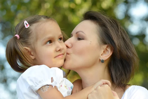 Mère avec sa petite fille — Photo