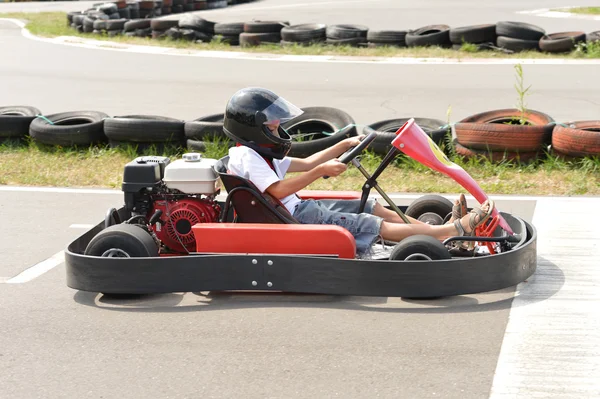 Teenager im Go-Kart — Stockfoto