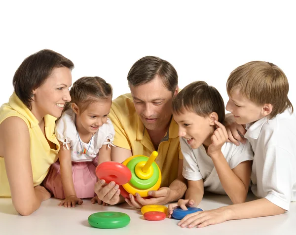 Familia jugando en interiores — Foto de Stock