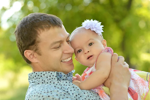 Padre con la figlioletta — Foto Stock