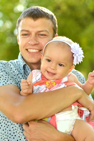 Padre con la figlioletta — Foto Stock