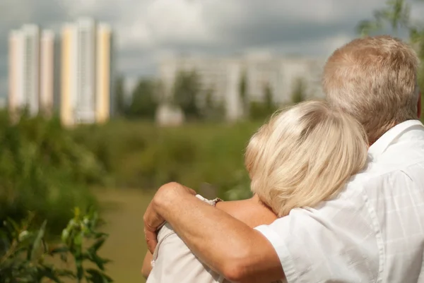 Happy elderly couple went for a walk — Stock Photo, Image