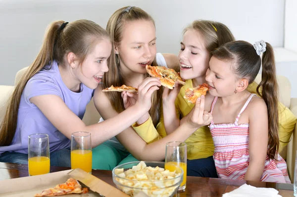 Girls watching television — Stock Photo, Image