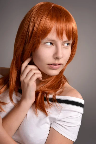 Retrato de menina adolescente — Fotografia de Stock