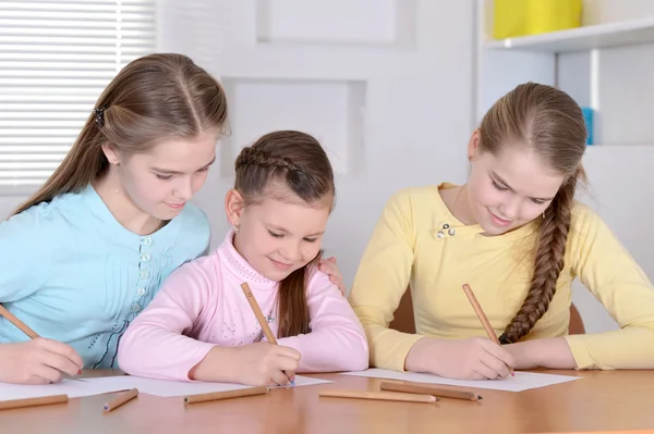 Girls draw with pencils — Stock Photo, Image