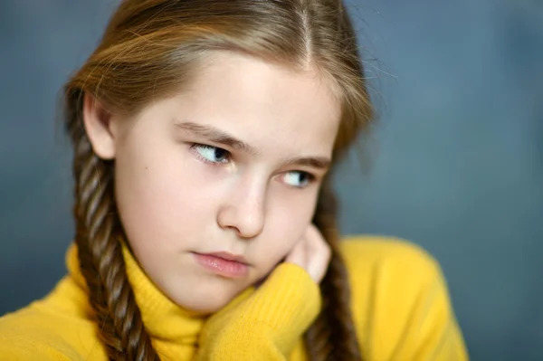 Porträt eines kleinen Mädchens — Stockfoto