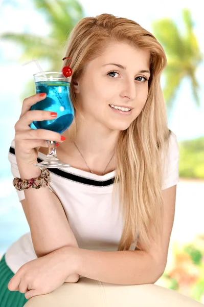 Girl with a cocktail — Stock Photo, Image
