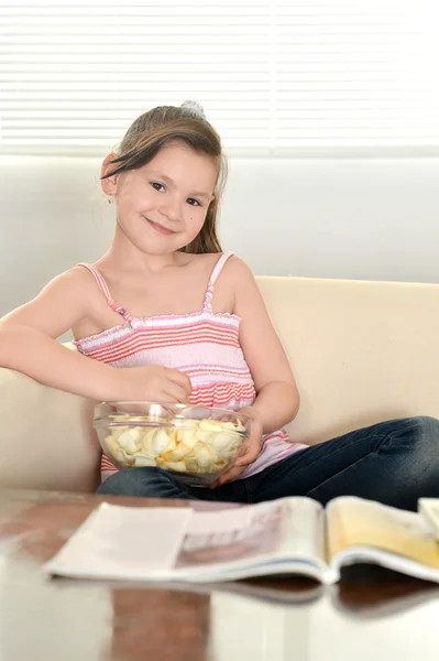 Niña alegre. — Foto de Stock