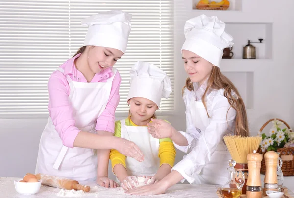 Young girls cook — Stock Photo, Image