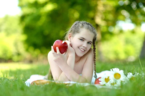 Cute young girl — Stock Photo, Image