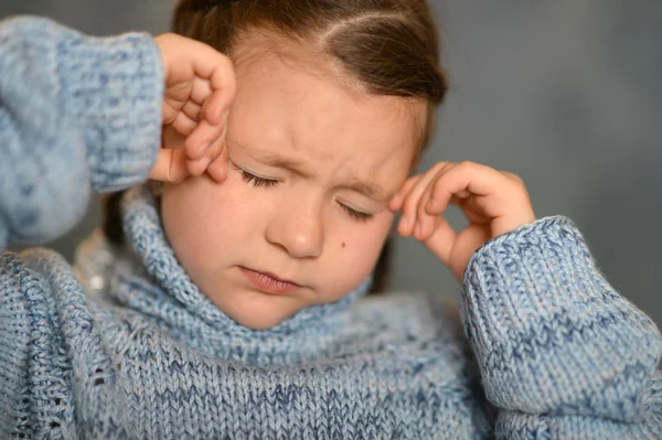 Liebenswertes kleines Mädchen — Stockfoto