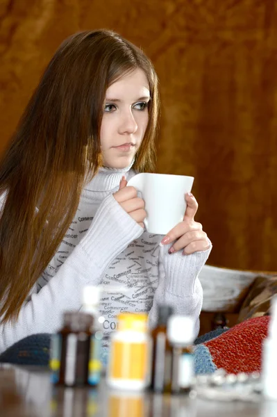 Mädchen ist erkältet — Stockfoto