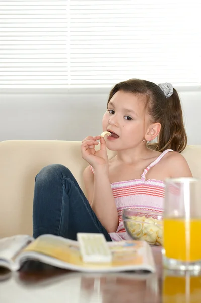 Niña alegre. — Foto de Stock