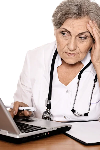 Positive elderly doctor — Stock Photo, Image