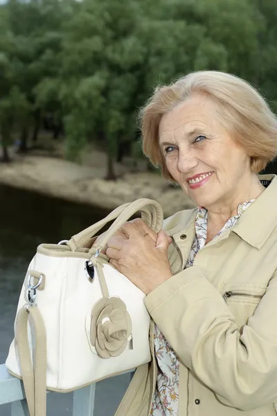 Happy lady on the nature — Stock Photo, Image