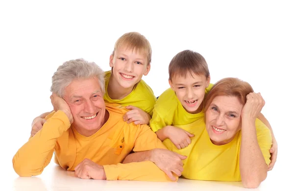 Famiglia adorabile in t-shirt gialle — Foto Stock