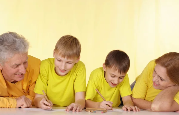 Interesting people in yellow t-shirts — Stock Photo, Image