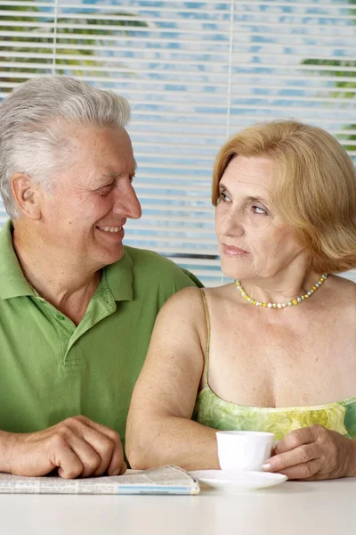 Handsome old couple at the resort — Stock Photo, Image