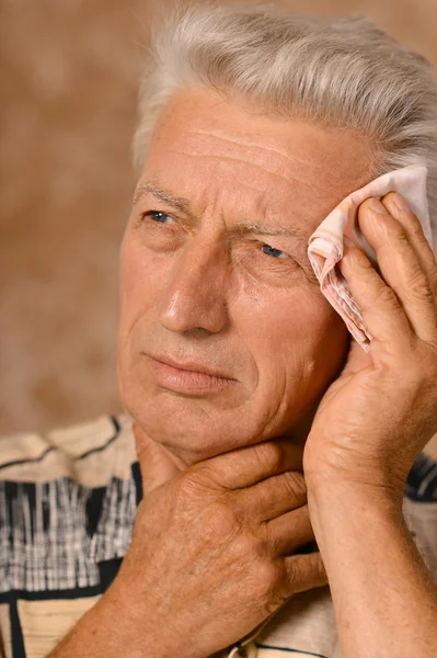 Portret van een oudere man — Stockfoto