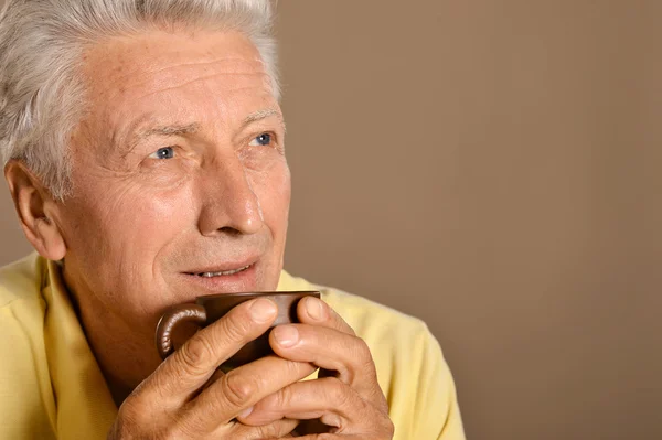 Retrato de um homem idoso — Fotografia de Stock