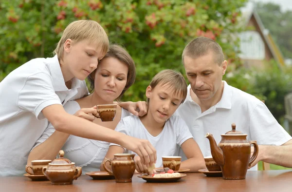 Rodina pití čaje — Stock fotografie