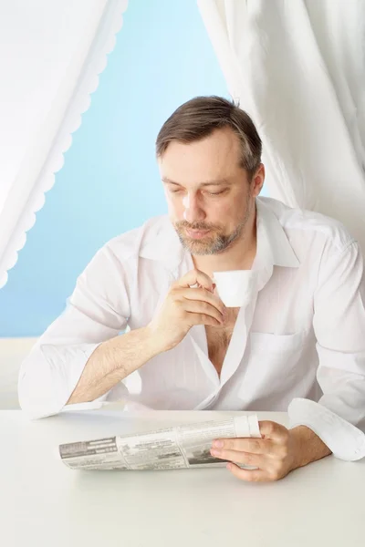 Drinking man decided to relax — Stock Photo, Image