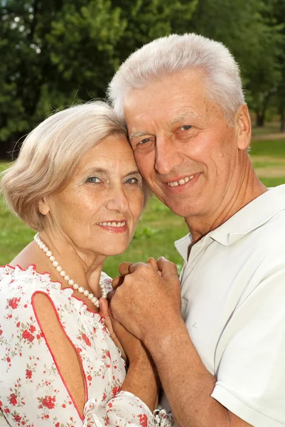 Magnifique couple âgé ensemble — Photo