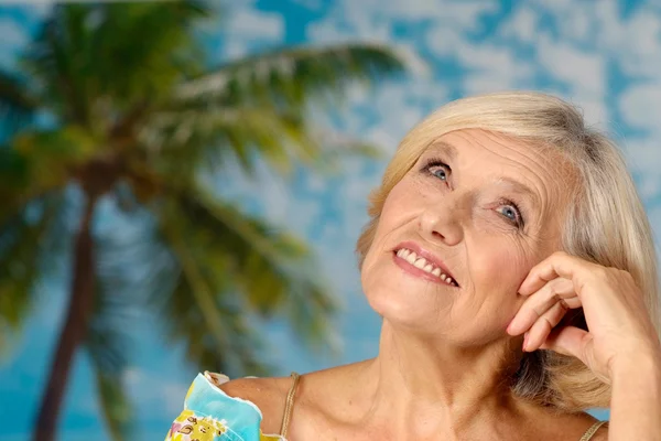 Mujer anciana sonriendo — Foto de Stock