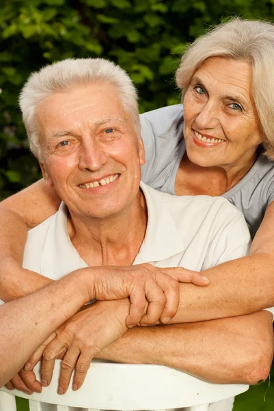 Happy elderly couple on the nature — Stock Photo, Image