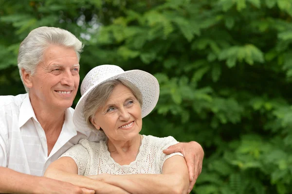 Gelukkig oud paar — Stockfoto