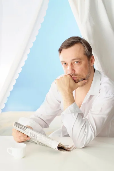 Thoughtful man decided to relax — Stock Photo, Image