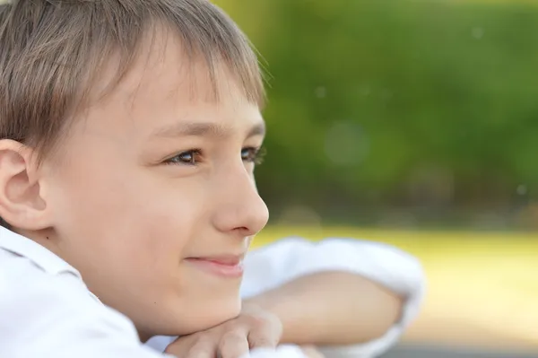 Pequeno menino bonito — Fotografia de Stock