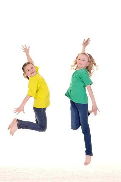 若い女の子をジャンプ — ストック写真