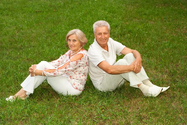 Divertida pareja de ancianos juntos —  Fotos de Stock