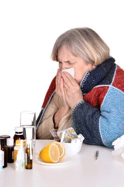 Ältere, kranke Frau — Stockfoto