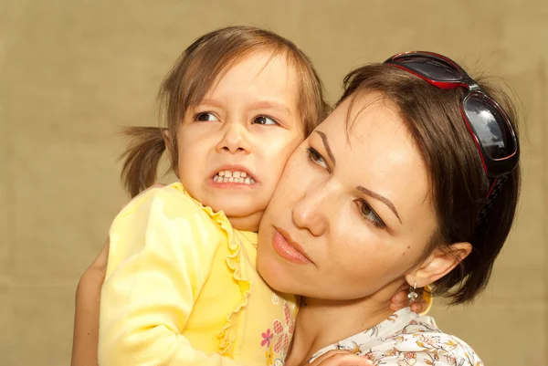 Good mother and daughter on the street — Stock Photo, Image