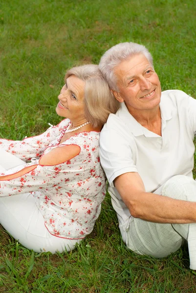 Sympothetic elderly couple together — Stock Photo, Image