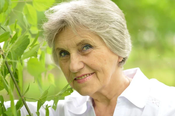 Portrait of an older woman — Stock Photo, Image