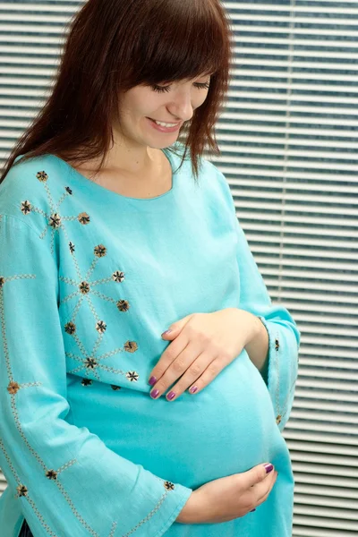 Heureuse femme enceinte — Photo