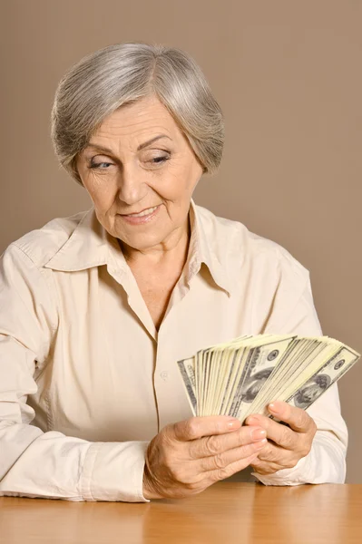 Retrato de mujer anciana —  Fotos de Stock