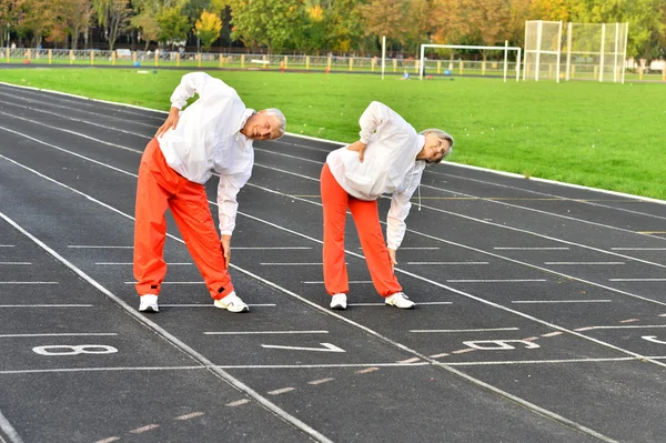 Přizpůsobit starší pár — Stock fotografie