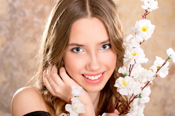 Nice young woman with brown hair — Stock Photo, Image