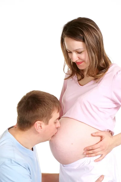 Piękne, dobre kobiety w ciąży i jej mąż — Zdjęcie stockowe