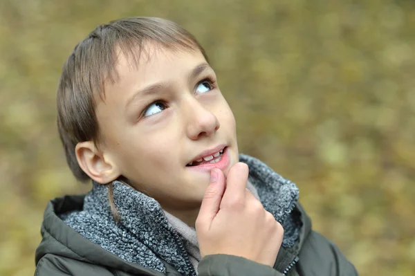 Carino giovane ragazzo — Foto Stock