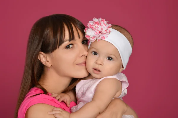 Moeder met haar dochtertje — Stockfoto