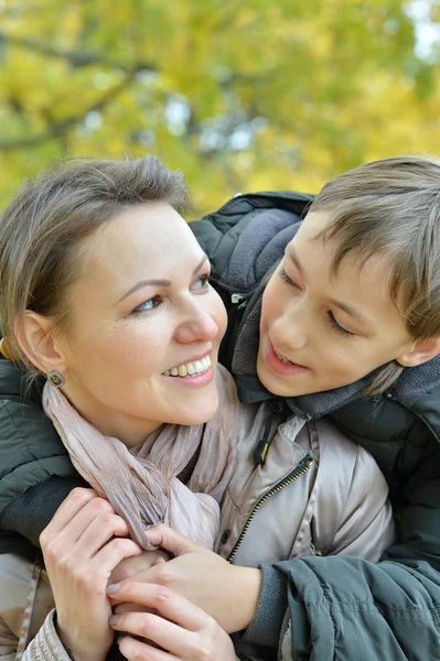 Famiglia abbastanza felice — Foto Stock